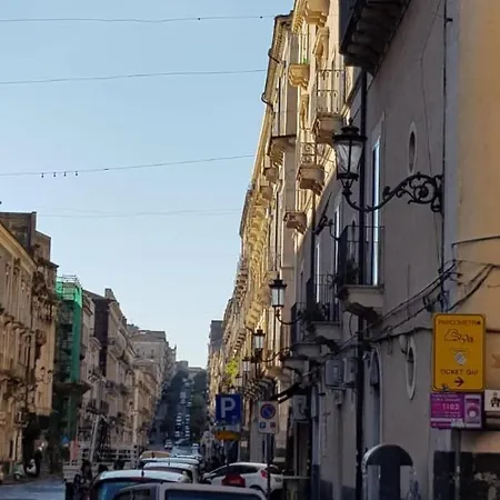 Fladi House Pensjonat Katania