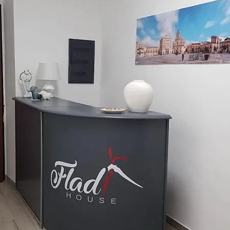 Pensionat Fladi House