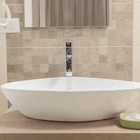 Fladi House Pensionat 4*