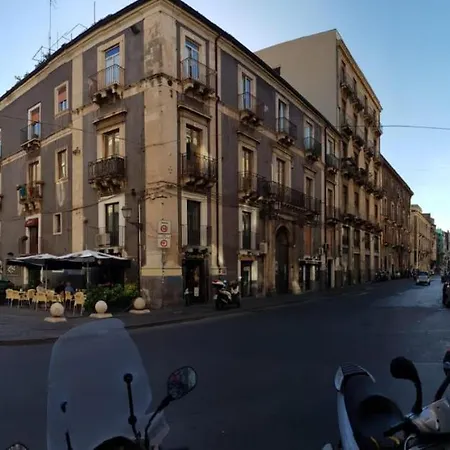 Fladi House 3* Catane